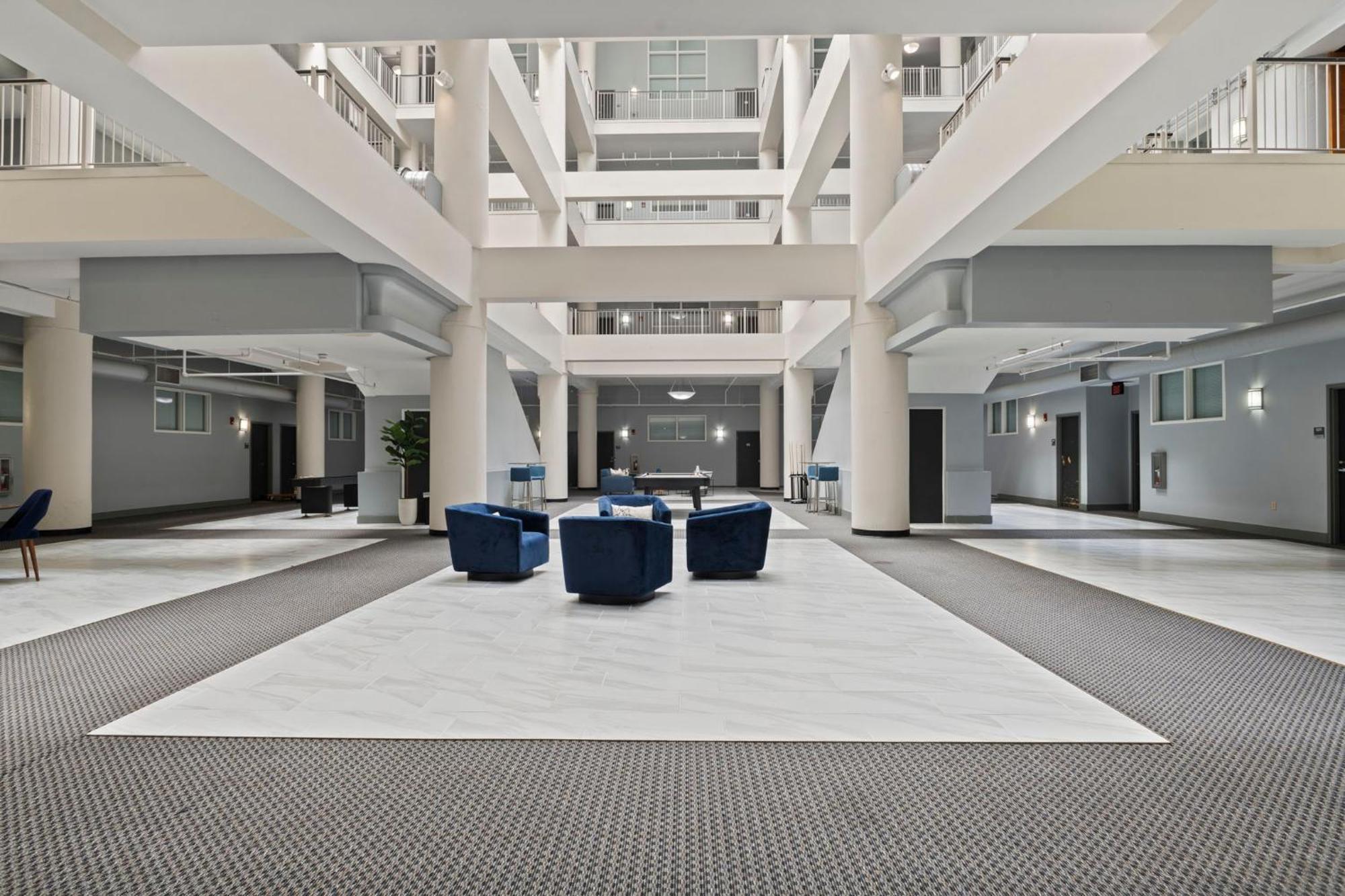 Indy Metro Stay - Sleeps 8 - Skywalk Access - Monument Circle Indianapolis Exterior foto