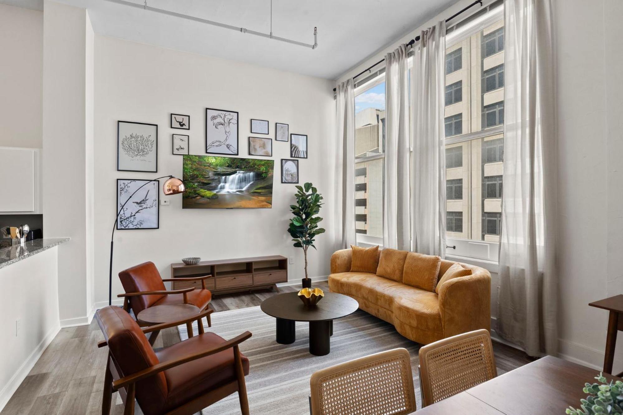 Indy Metro Stay - Sleeps 8 - Skywalk Access - Monument Circle Indianapolis Exterior foto