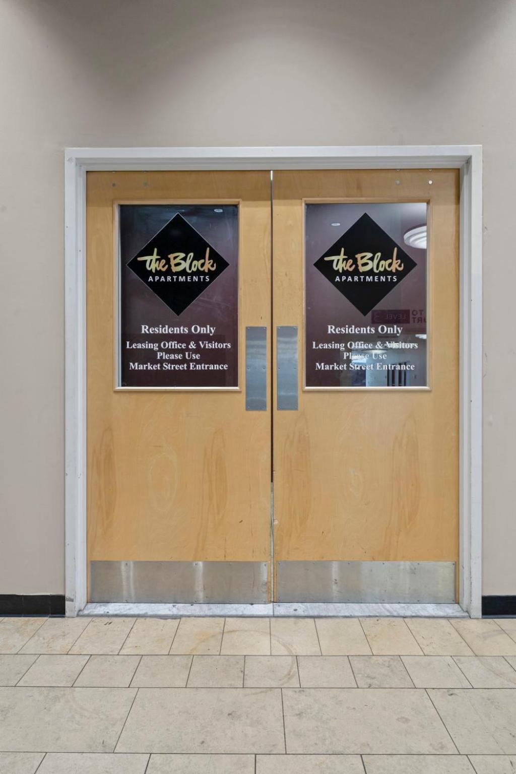 Indy Metro Stay - Sleeps 8 - Skywalk Access - Monument Circle Indianapolis Exterior foto
