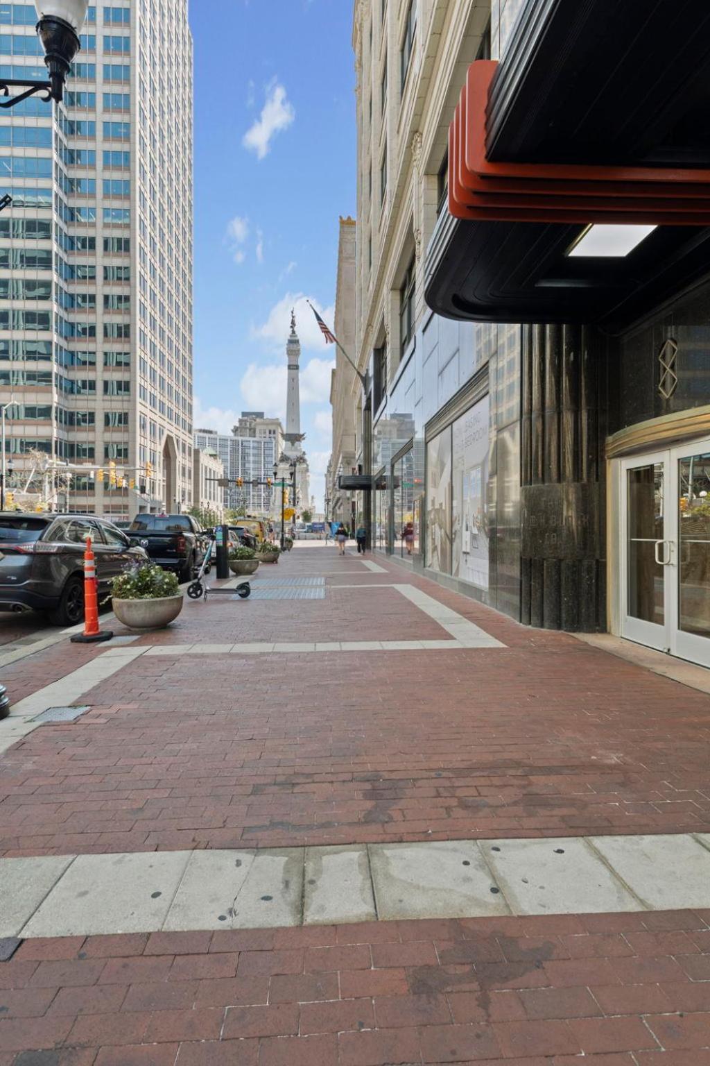 Indy Metro Stay - Sleeps 8 - Skywalk Access - Monument Circle Indianapolis Exterior foto